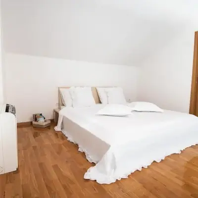 Sunny apartment - by the sea