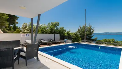 Bazen u objektu Apartman Mia 3 - Omis by Villas Guide ili u blizini