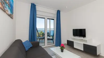 TV i/ili zabavni centar u objektu Apartman Mia 4 - Omis by Villas Guide