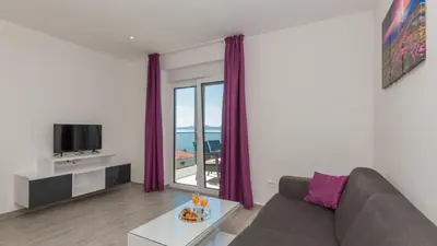 TV i/ili zabavni centar u objektu Apartman Mia 7 - Omis by Villas Guide
