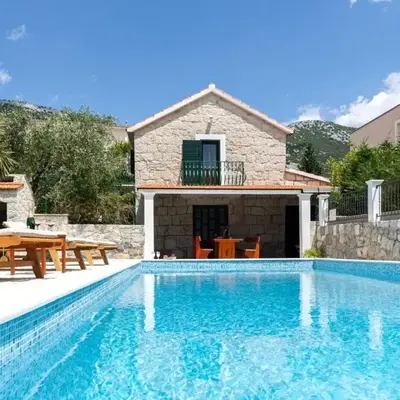 Villa Bella Pietra with private pool