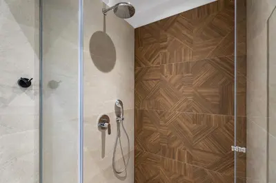 Kupaonica u objektu NEW! Luxury Apartment With Jacuzzi 20 Near The Sea