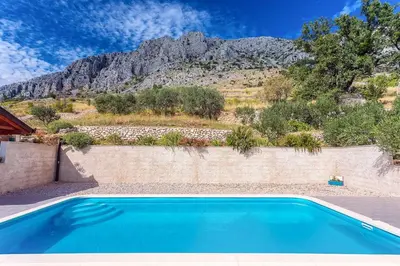 Bazen u objektu Villa Nicca ili u blizini