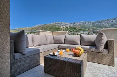 Pogled na planine ili pogled na planine iz apartmana
