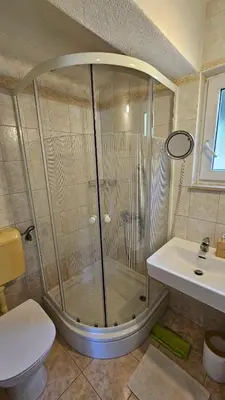 Kupaonica u objektu Krvavica apartments