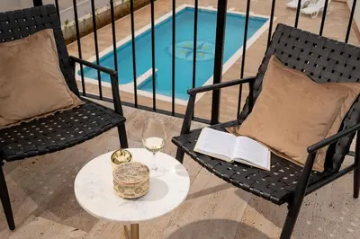 Bazen u objektu Luxury Villa David with swimming pool, sauna and jacuzzi ili u blizini