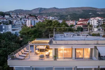 Pogled na planine ili pogled na planine iz apartmana