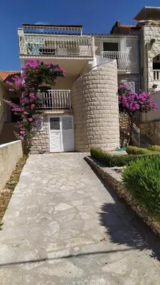 Zgrada u kojoj se nalazi apartman