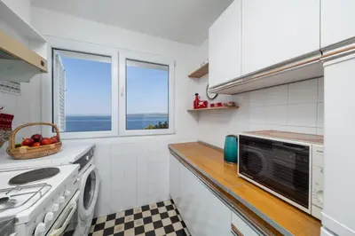 Kuhinja ili čajna kuhinja u objektu Holiday Home Jadran
