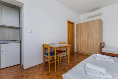 Kuhinja ili čajna kuhinja u objektu Apartments by the sea Bratus - Makarska - 22135