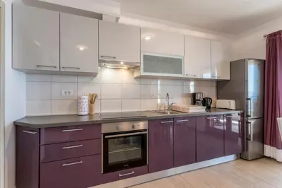 Kuhinja ili čajna kuhinja u objektu Apartments Lea