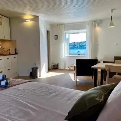 Seafront Studio Porat