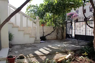 Vrt u objektu Apartments with parking space Supetar, Brac - 5612