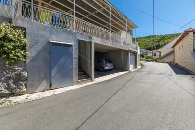 Pogled na planine ili pogled na planine iz apartmana