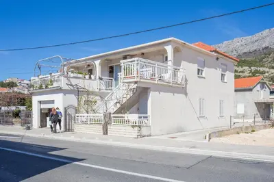Pogled na planine ili pogled na planine iz apartmana