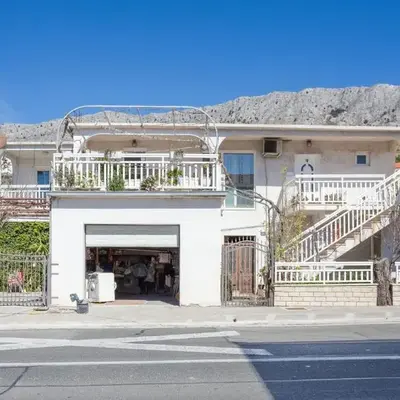 Apartments by the sea Orij