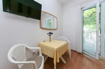 TV i/ili zabavni centar u objektu Studio Brela 6907c