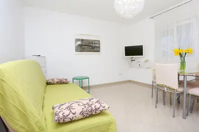 Tlocrt objekta Apartments with a parking space Omis - 10351