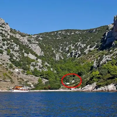Secluded fisherman's cottage Cove Velo Zvirje