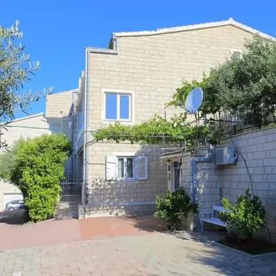 Apartments by the sea Duce