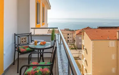 Balkon ili terasa u objektu 1 Bedroom Beautiful Apartment In Makarska