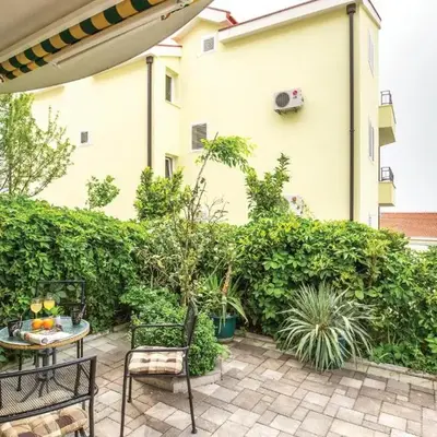 Awesome Apartment In Makarska With House Sea View