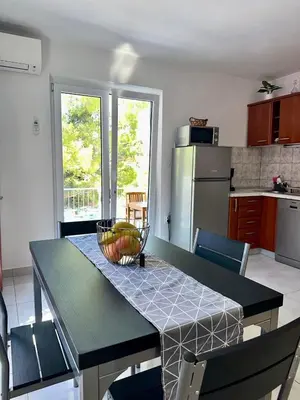 Kuhinja ili čajna kuhinja u objektu Apartmani Bah Basina