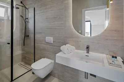 Kupaonica u objektu NEW! Seaview Villa Bota: A Luxurious Coastal Retreat in Podstrana