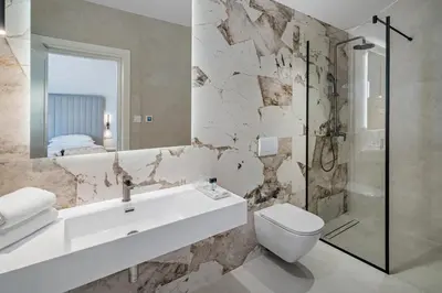Kupaonica u objektu NEW! Seaview Villa Bota: A Luxurious Coastal Retreat in Podstrana