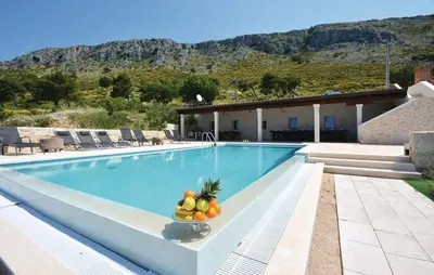 Bazen u objektu Villa View 4 You ili u blizini