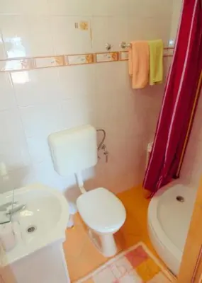 Kupaonica u objektu Apartmani Banić Apartman 4