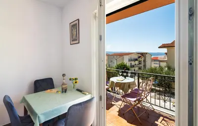 Balkon ili terasa u objektu Stunning Apartment In Omis With House Sea View