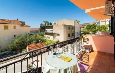 Balkon ili terasa u objektu Stunning Apartment In Omis With House Sea View