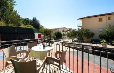 Balkon ili terasa u objektu 1 Bedroom Awesome Apartment In Omis