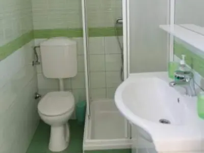 Kupaonica u objektu Three Bedroom Apartment A4 2