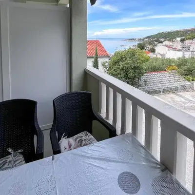 Beautiful Apartment In Duce With Wifi