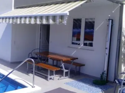 Bazen u objektu Apartmani Cihorich - Two Bedroom Apartment with Pool ili u blizini