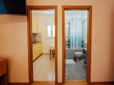 Kupaonica u objektu Apartments Pezo - Studio apartment with Terrace Tina 4