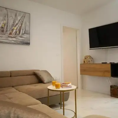 Dalmata D - Two Bedroom Apartment with Terrace