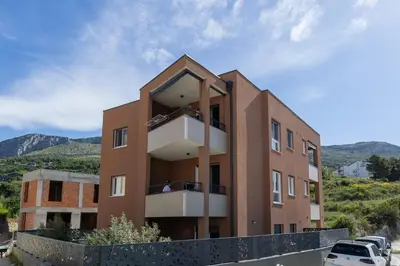 Pogled na planine ili pogled na planine iz apartmana