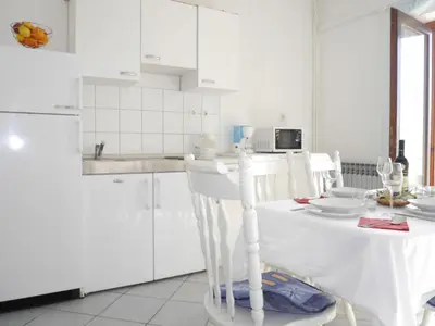Kuhinja ili čajna kuhinja u objektu Two Bedroom Apartment 1