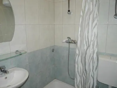 Kupaonica u objektu Dugi Rat Seaside Apartments - 2 Bedroom 3