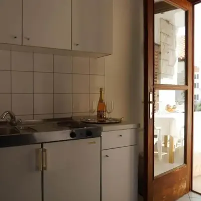 Dugi Rat Seaside Apartments - 2 Bedroom 3