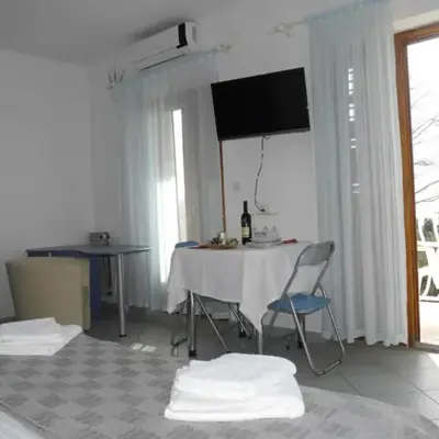 Dugi Rat Seaside Apartments - Studio Apartment 2