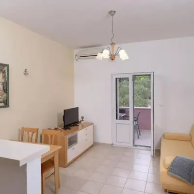 One Bedroom Apartment with Balcony 3