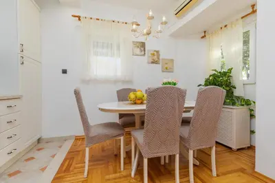 Tlocrt objekta Apartments with parking space Zavode, Omis - 12075