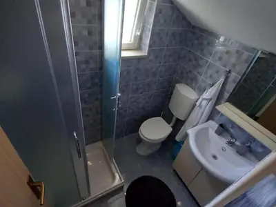 Kupaonica u objektu One Bedroom Apartment with Balcony and Sea View