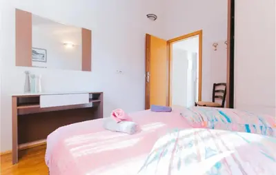Krevet ili kreveti u jedinici u objektu Gorgeous Apartment In Omis With Wifi
