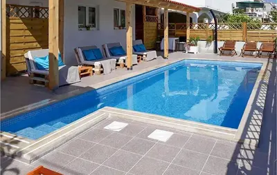 Bazen u objektu 1 Bedroom Awesome Apartment In Hvar ili u blizini