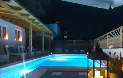 Bazen u objektu 1 Bedroom Awesome Apartment In Hvar ili u blizini